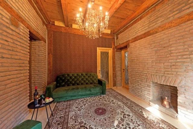 Green Door Тбилиси Экстерьер фото